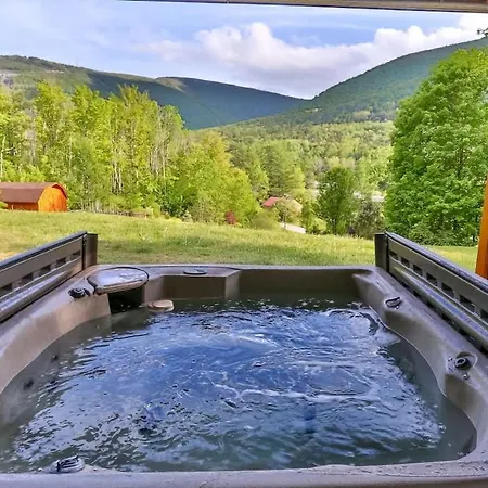 Stunning Home With Hot Tub Fire Pit & Amazing Views
